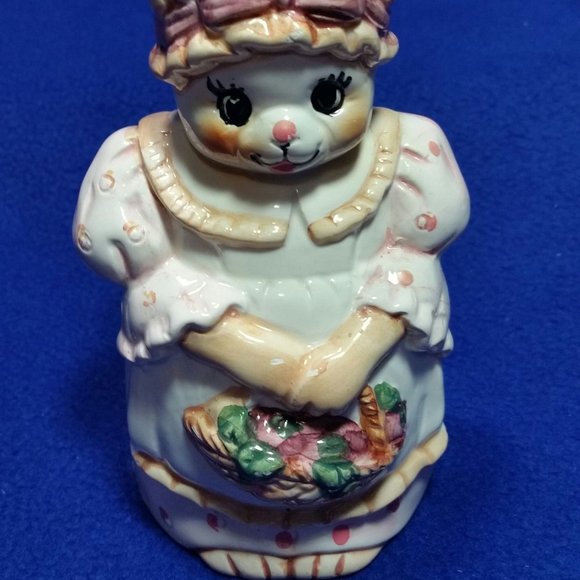 Cat Figural Salt and Pepper Shaker Set Victorian Bonnet and Dress AS IS - Picture 5 of 10